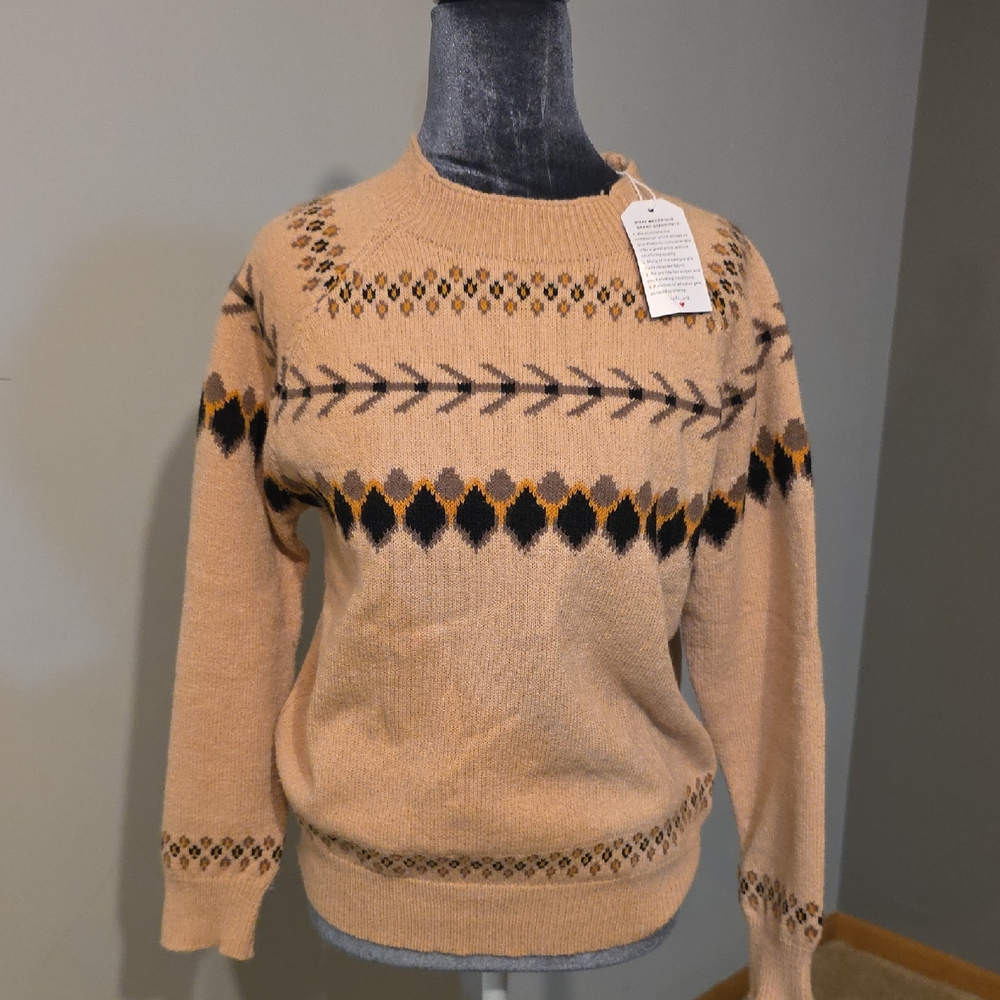 Geometric‎ Patterned Sweater in Tan and Black